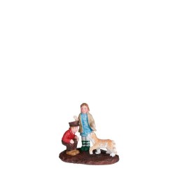 NIÑOS JUGANDO CON GATO 5X3.5X4.5CM