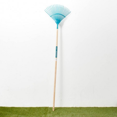 ESCOBA CÉSPED 22 PUAS CON MANGO HAYA VERDECORA